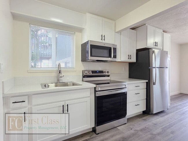 Photo - 12345 SW Hall Blvd Unidad 05