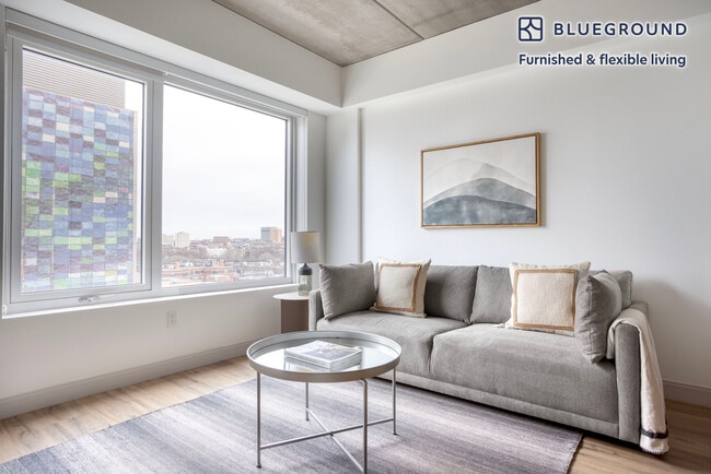 Building Photo - 1350 Boylston St Rental