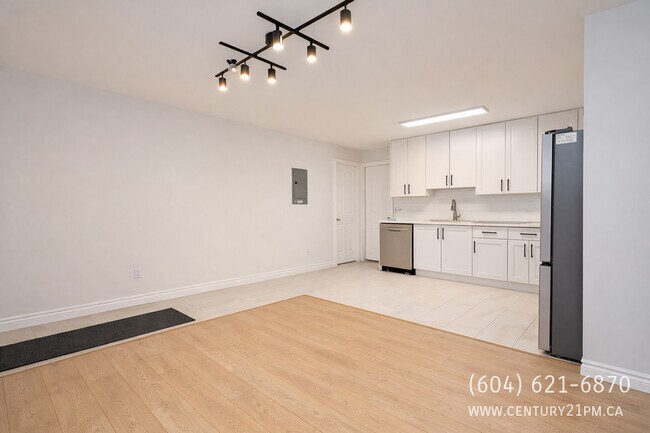 Photo - 32483 Abercrombie Pl