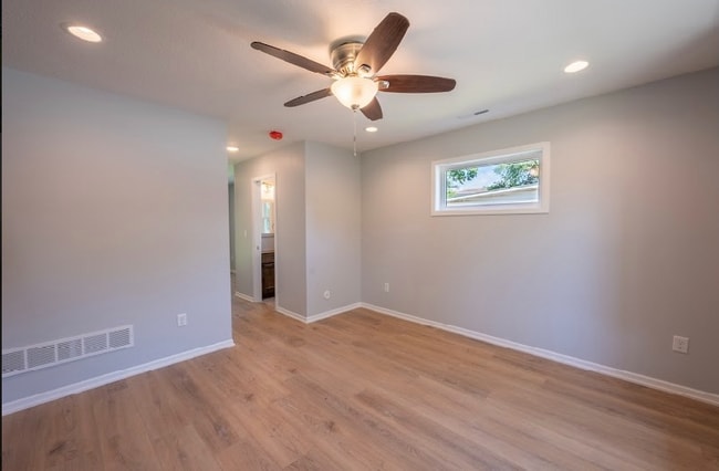 Photo - 619 4th Ave SE