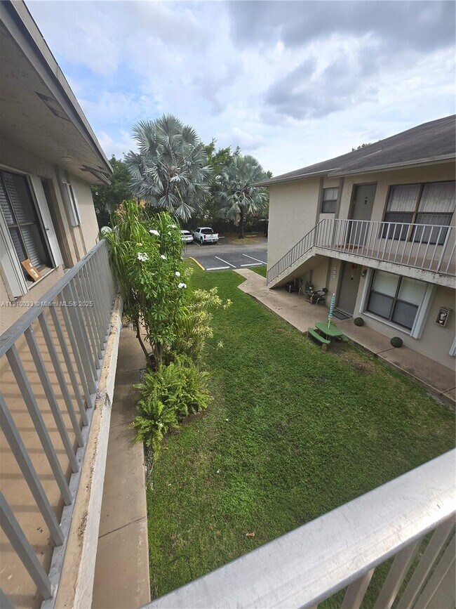 Photo - 15342 SW 72nd St Unidad 17-22