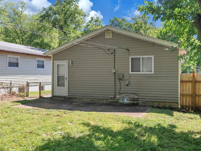 Photo - 10437 Count Dr