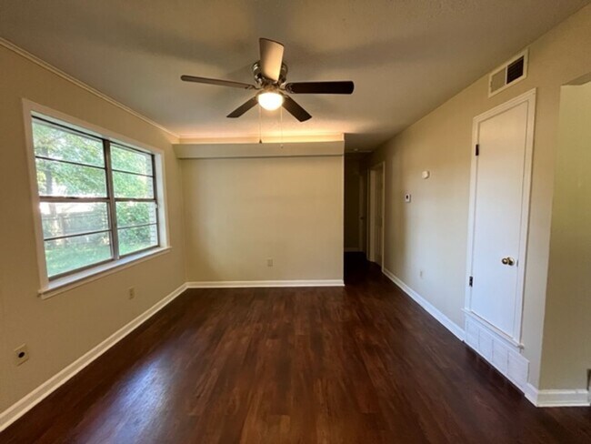 Photo - Renovated 3 Bedroom 1 Bath Home for Rent!!