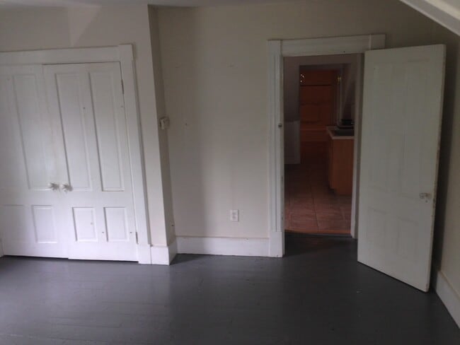 Photo - 107 E Pleasant St