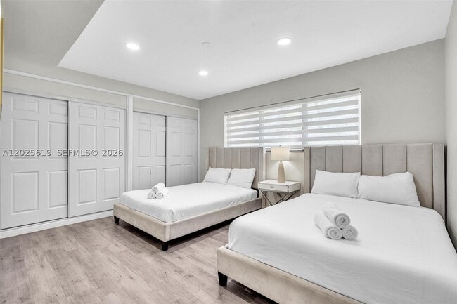 10002 E Bay Harbor Dr Unit 7