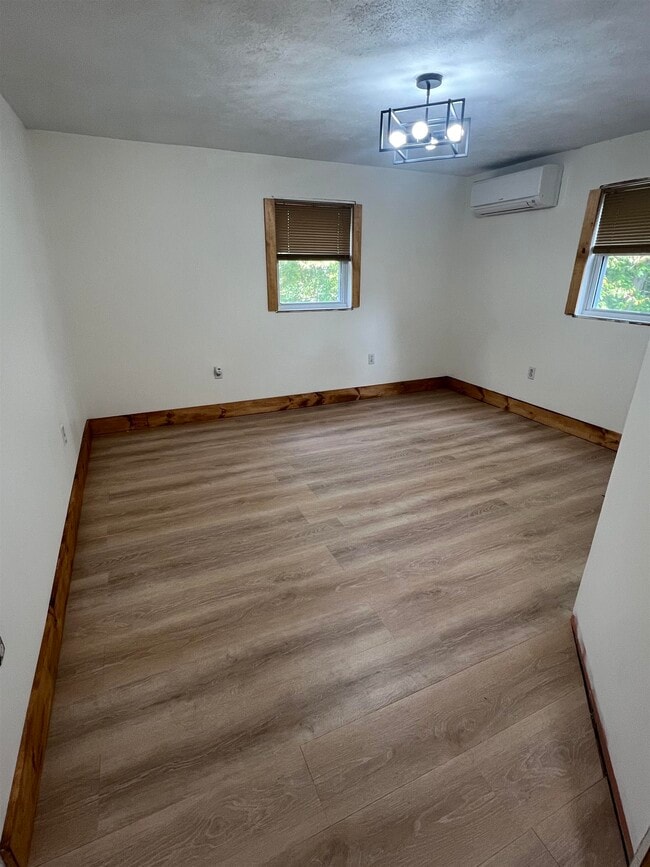 Photo - 192 Dorrs Corner Rd Unit B