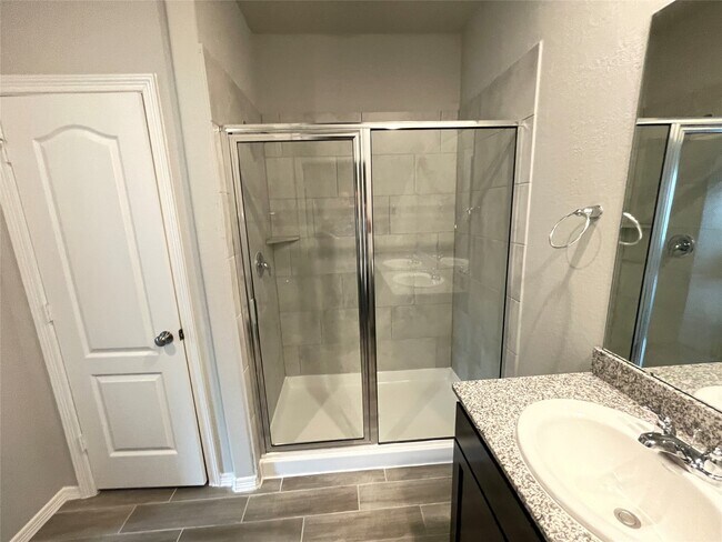 Photo - 954 Redinger Ridge Dr