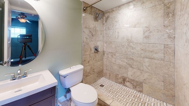 Photo - Bright & Updated 1BR Near UTK & Downtown K... Unit ET206 BR1 (EVIP)
