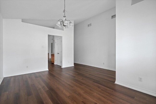Photo - 2659 Rosebud Dr E