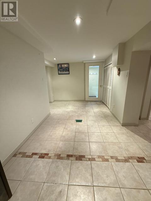 Photo - 180 Cottingham St
