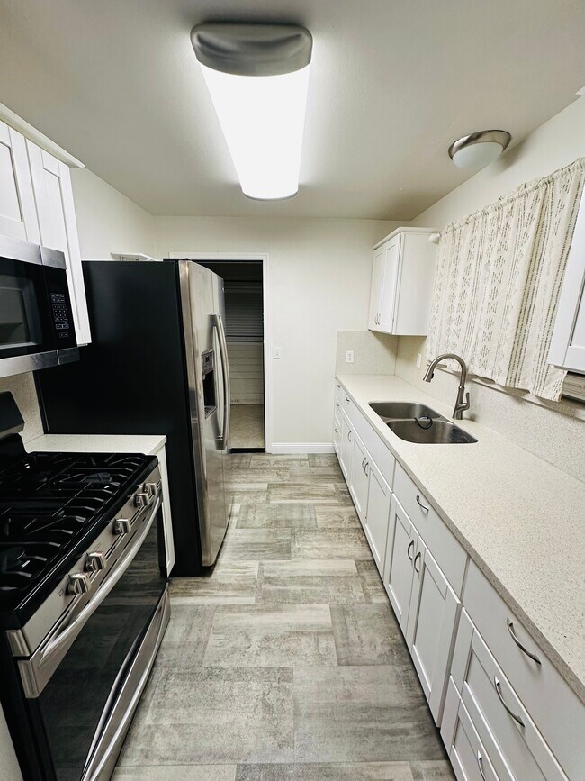 Photo - 1274 N Cedar St Unidad B