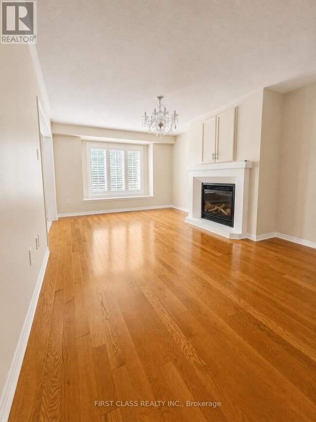 Photo - 2372 Cornerbrooke Crescent
