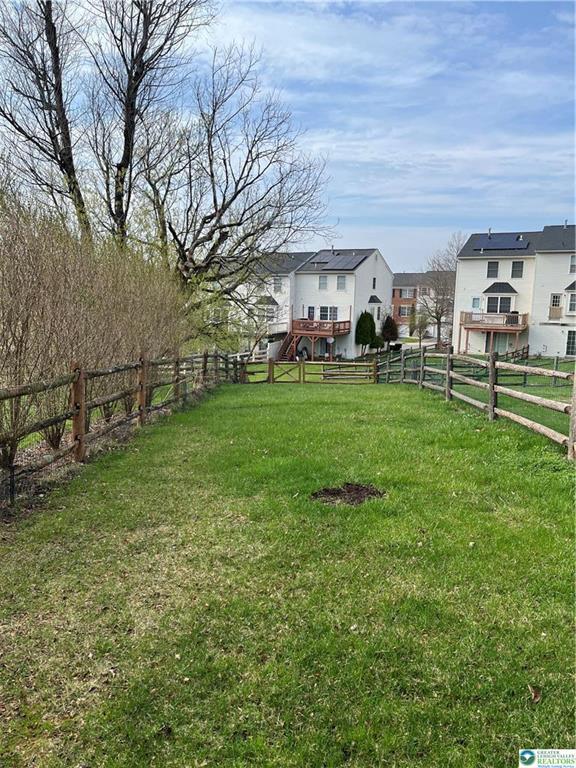 Photo - 338 S Oak St