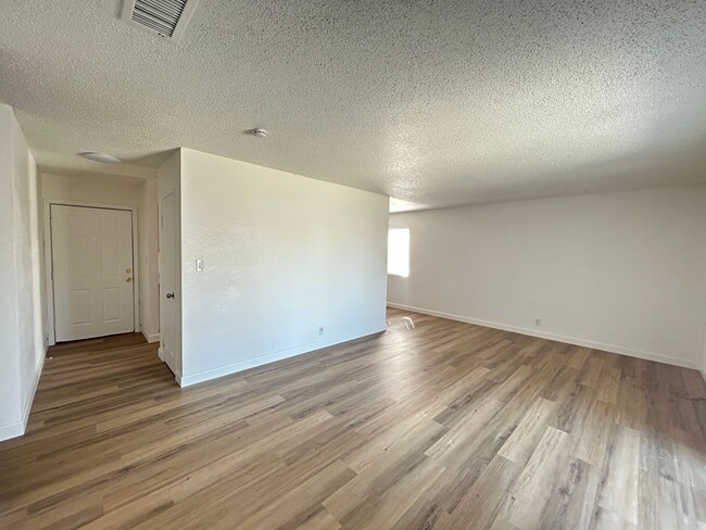 Photo - No HOA! 3 Bedroom 2 Bathroom House!