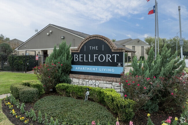 Building Photo - The Bellfort