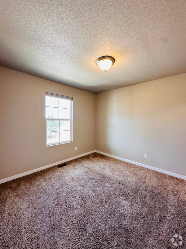 Building Photo - 2467 Dorset Dr Rental