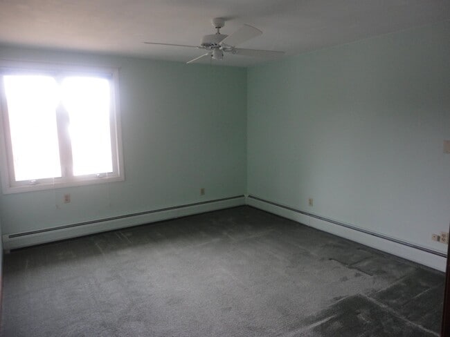 Photo - 387 Main St Unit 3