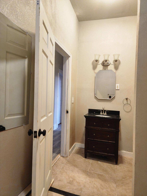 Photo - 80 N Main St Unit 3