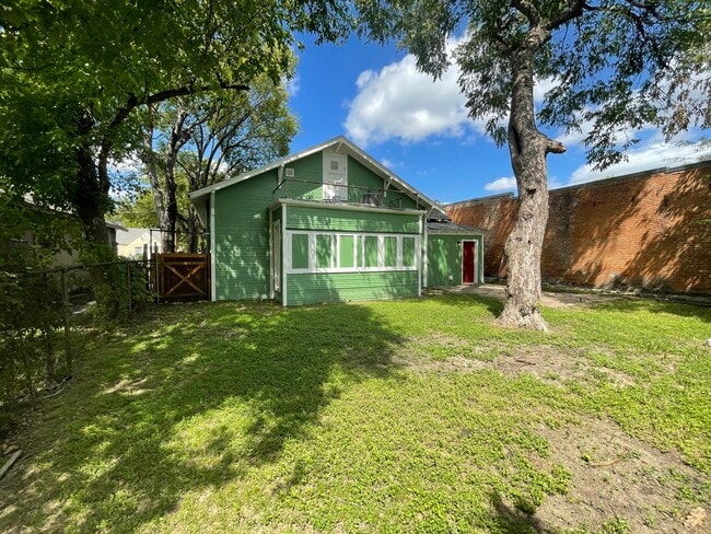 Photo - 5332 Lindsley Ave