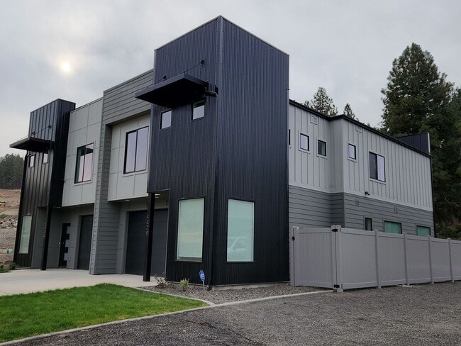 Photo - New Modern 4 Bed 2.5 Bath duplex with over...