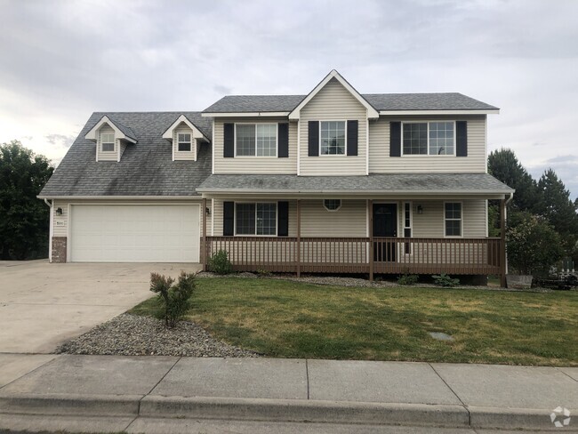 Building Photo - 1500 NW Canyon View Dr Rental