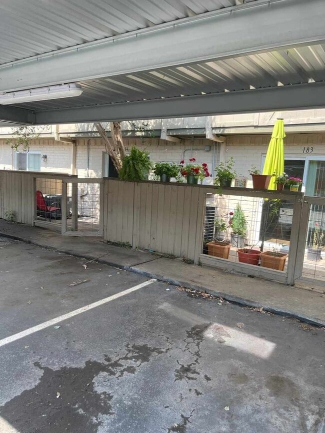 Building Photo - 1701 Upland Dr Unit True