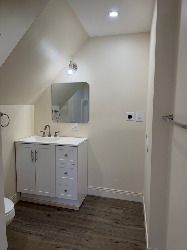 Photo - 131 George St Unit 1