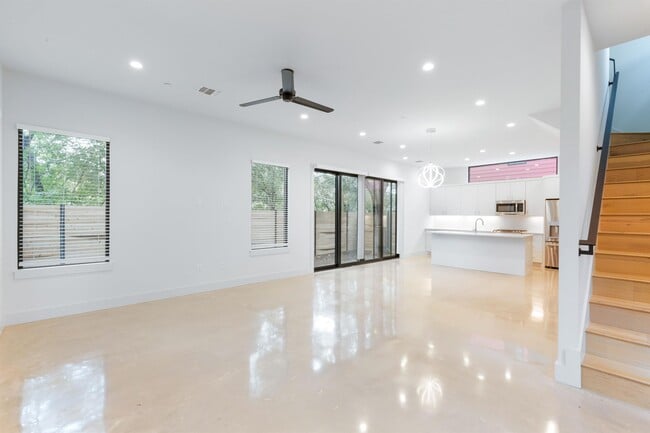 Photo - 1116 Walton Ln