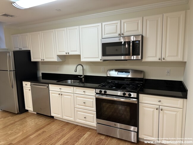 Photo - 18 Chauncy St Unidad B