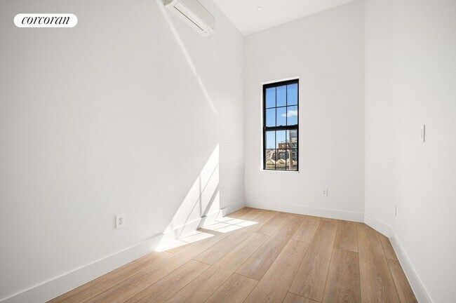 Photo - 266 Stagg St