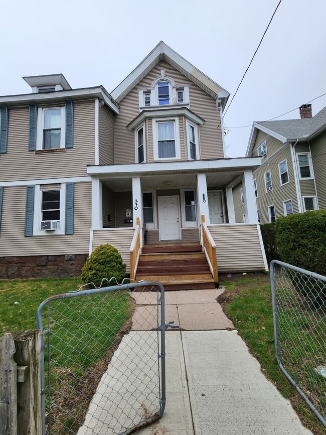 Building Photo - 170 Sherman Ave Unit 3