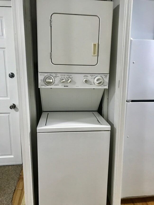 Photo - 410 E 9th St Unit 2