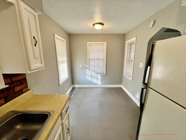 Photo - 2304 S Hall Rd