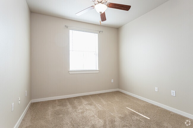 1BR, 1BA - 607SF