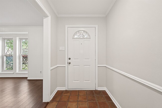 Photo - 6207 Claridge Dr