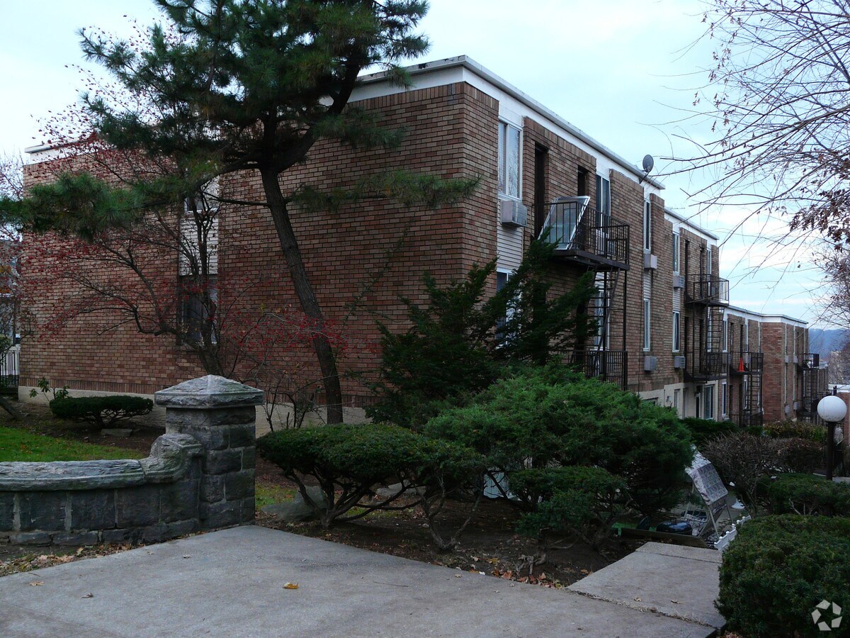 409 N Broadway - 409 N Broadway