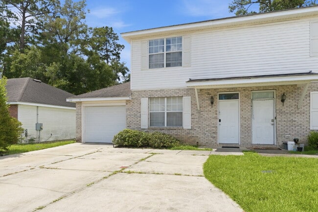 Building Photo - 3 Bed x 3 Bath with Garage!!!!