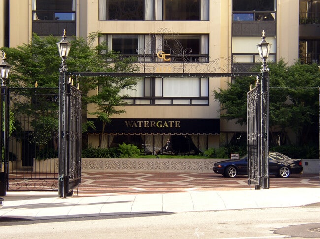 Photo - Gramercy Towers