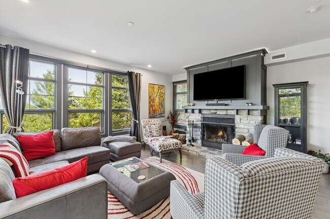 Photo - 235 Chem. des Quatre-Sommets Unit 5