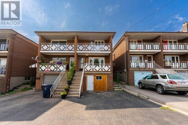 Photo - 402 Kingston Rd