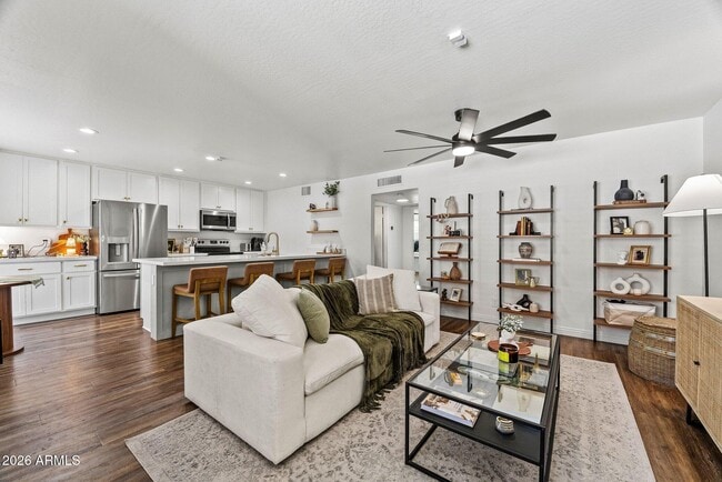 Photo - 1024 N 85th Pl