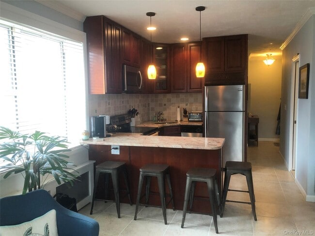 Photo - 855 E Broadway