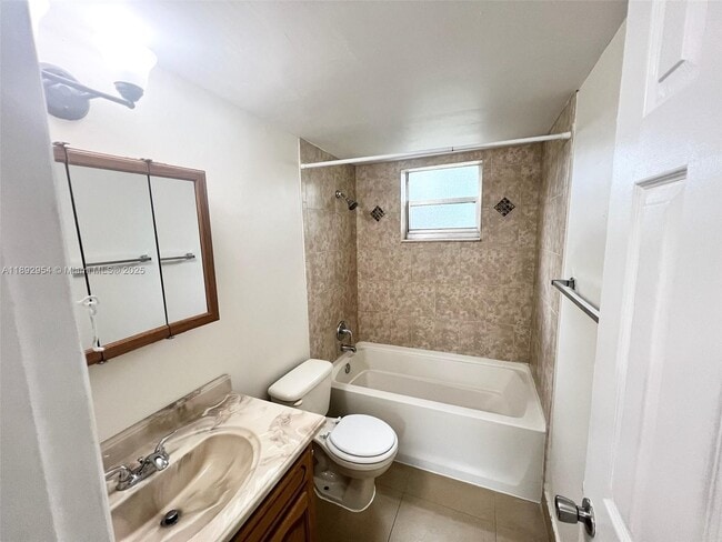 Photo - 116 NE 9th St Unidad 3