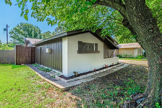 Photo - 1018 McCallum Dr