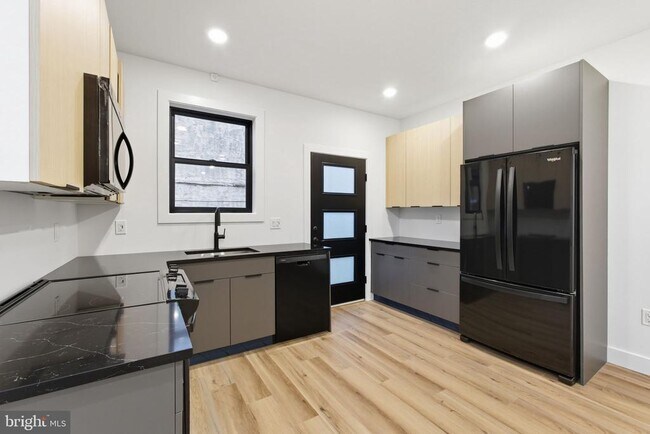 Photo - 2713 W Montgomery Ave