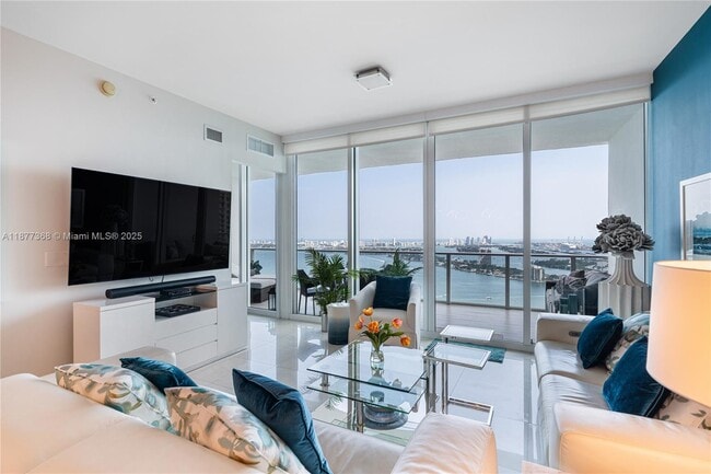 Building Photo - 2020 N Bayshore Dr Unit 4004 Rental