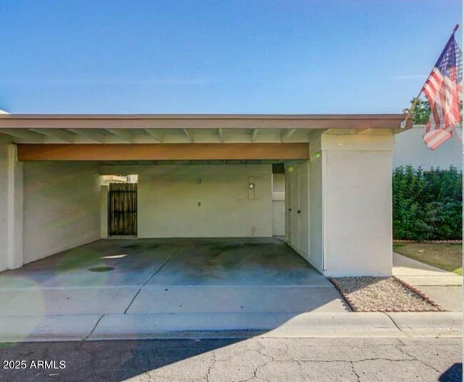 Building Photo - 2433 W Eugie Ave Rental