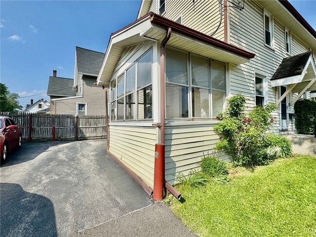 Photo - 235 E Elm St