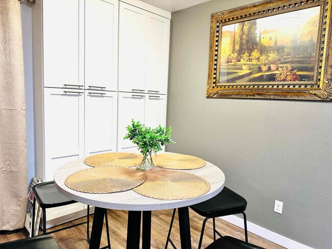 Photo - 47 Hudspeth Ln