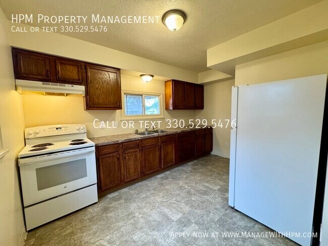 Photo - 1062 Merton Ave